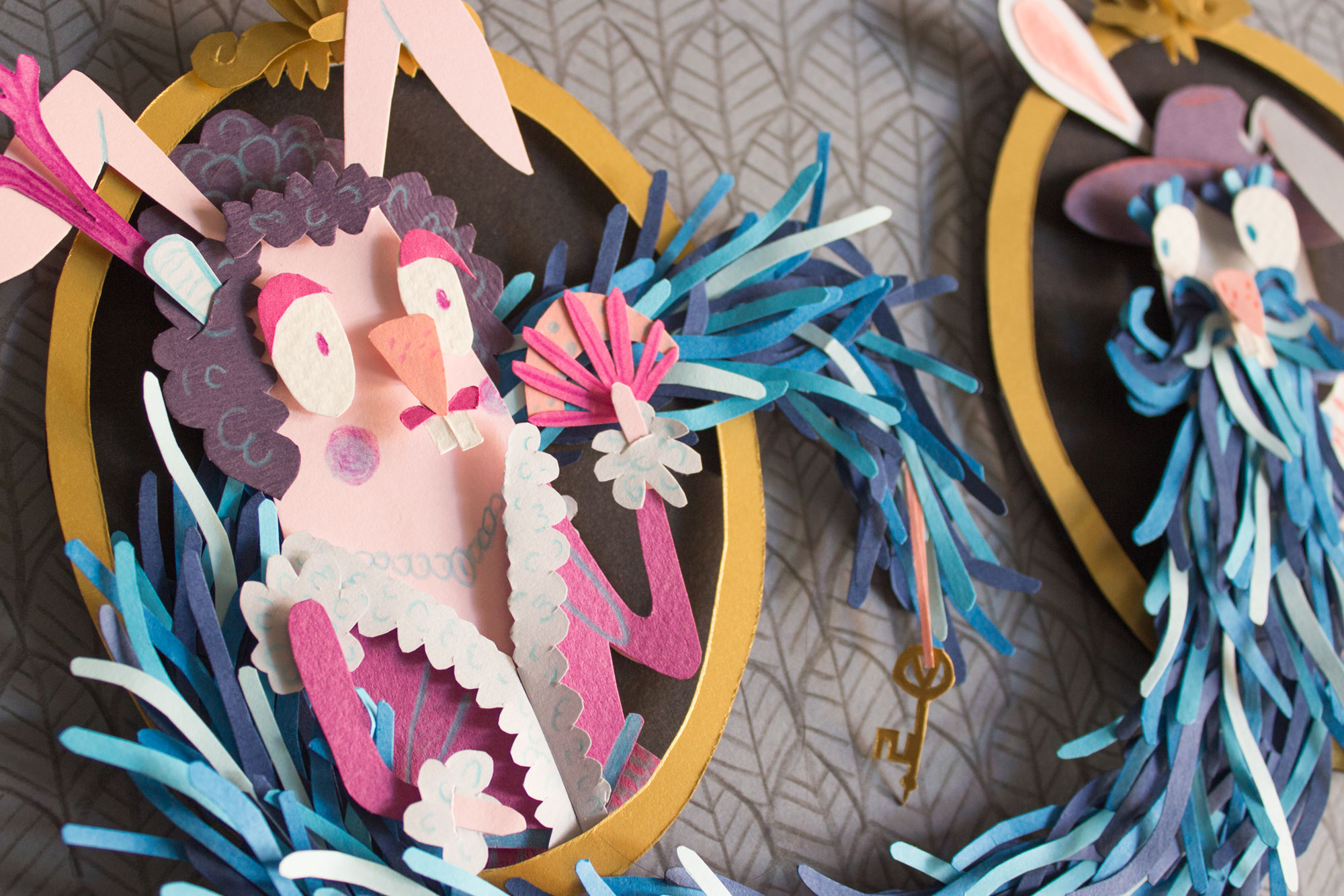 Lady Blue, personaje de cuento infantil, realizado con la técnica del paper art